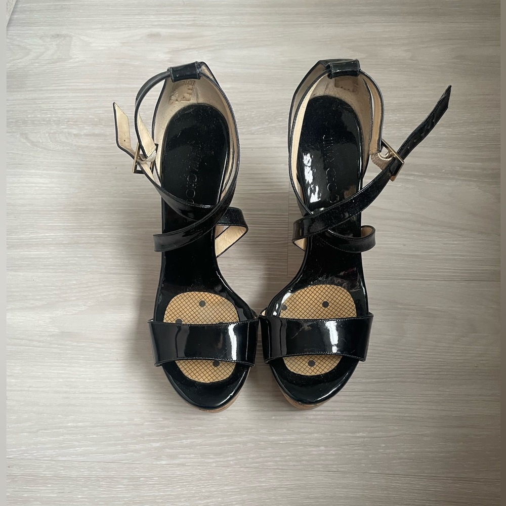 JIMMY CHOO
Patent Leather Sandals